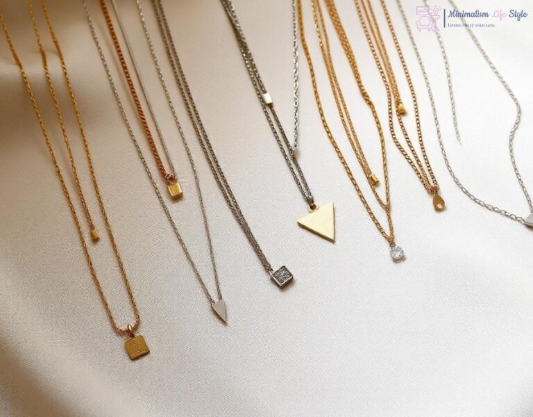 The Art of Layering Necklaces in Minimalist Style